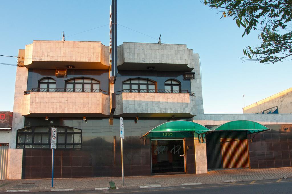 Hotel Carolina Plaza Uberaba Esterno foto
